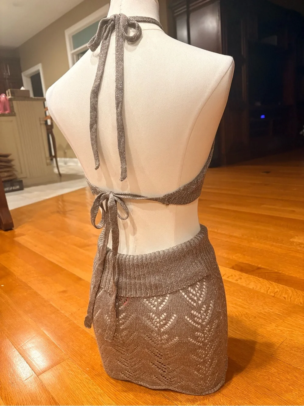 NWT Edikted Shimmer Sparkly Pointelle Knit Halterneck Two Piece Skirt Set Small